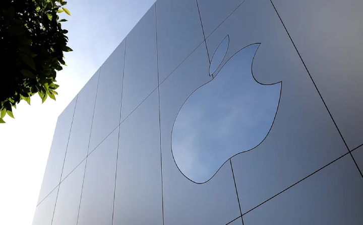 Apple reveals 8th generation iPad and new iPad Air