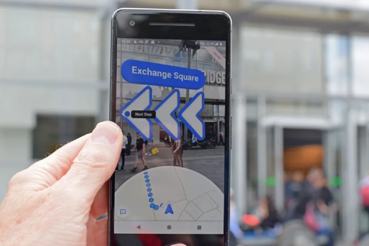 iPhone users now have the ability to use Live View in Google Maps