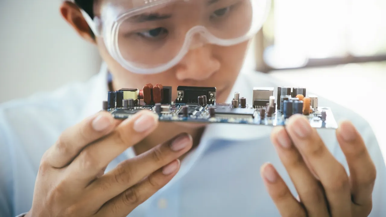 Choosing the Right Hardware Components - IoT-Embedded System