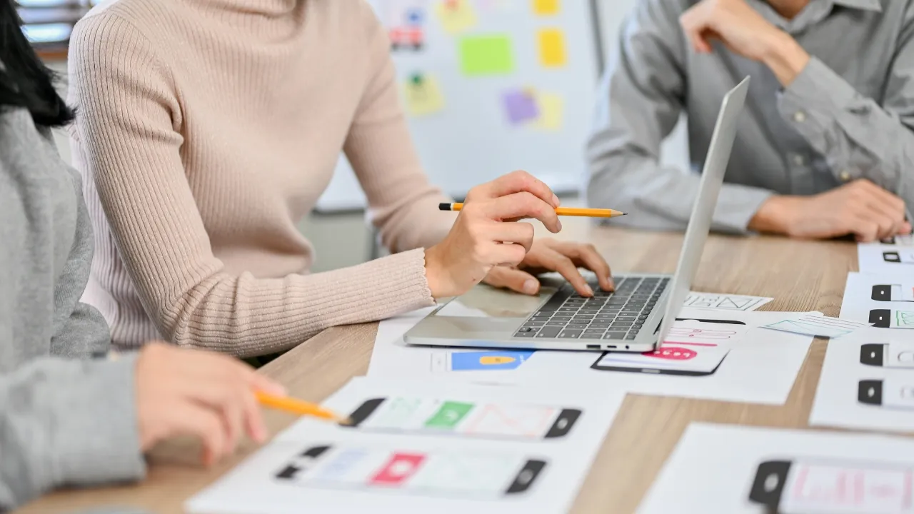 Developing Cross-Platform Mobile Apps with React Native Developing Cross-Platform Mobile Apps with React Native