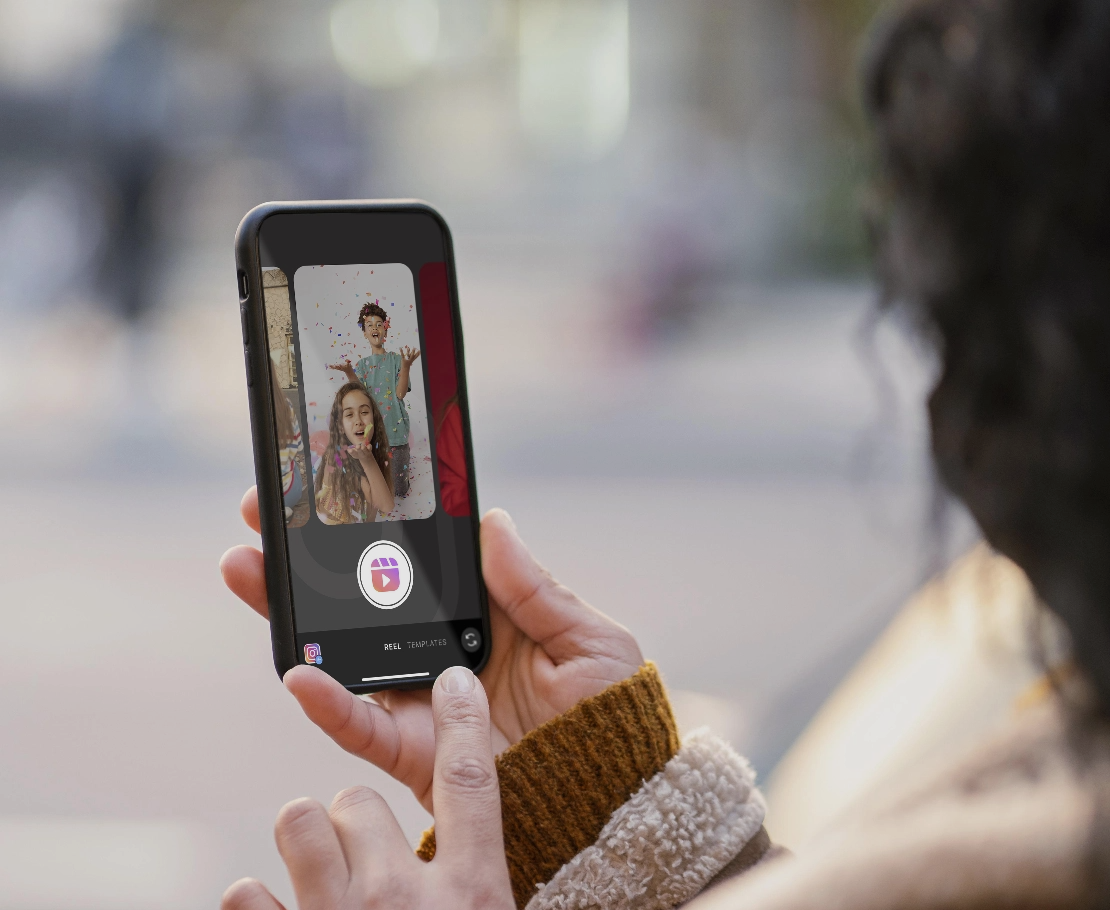 Download Videos and Customizable UI